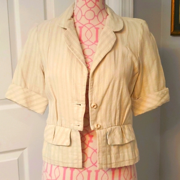 Lux Jackets & Blazers - Lux 100% cotton cream, light hunter green short sleeve Blazer jacket size Medium